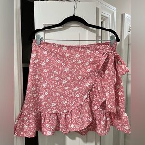 Pink Lily Floral Mini Skirt in Pink and White